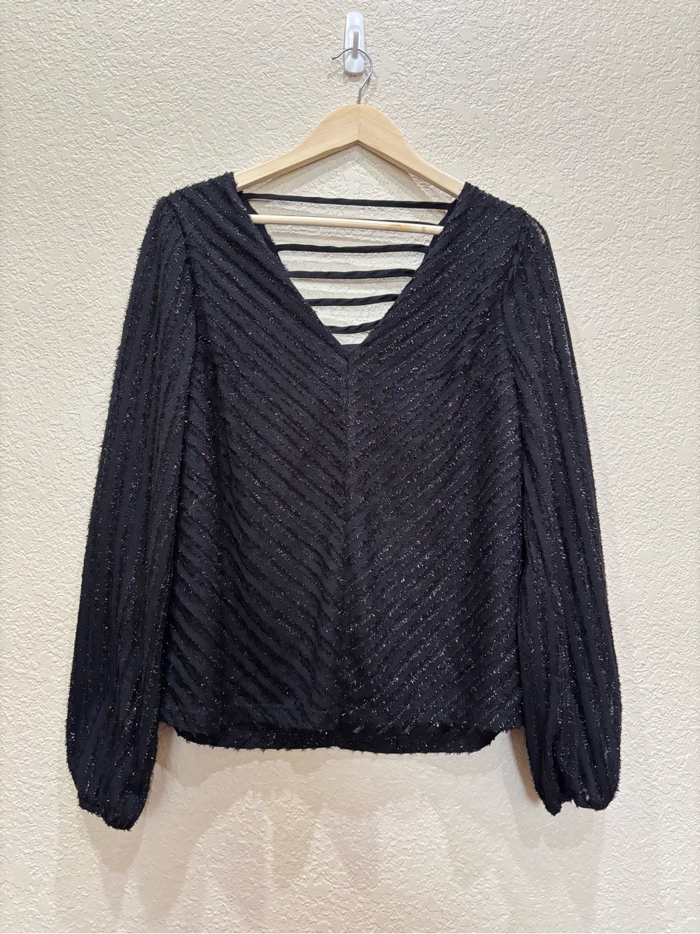 Miss Me Black Shimmer Chevron Blouse Strappy Cage Open Back Long Sleeve Medium